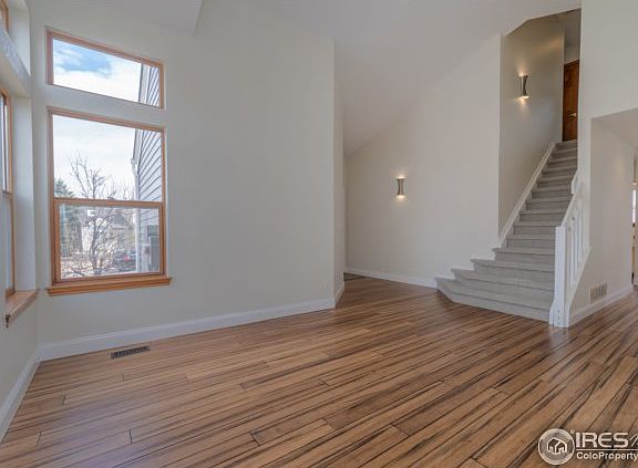 5th image of 946 Larkspur Ln