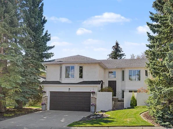 7 N Straddock Cres SW, Calgary, AB T3H 2S6