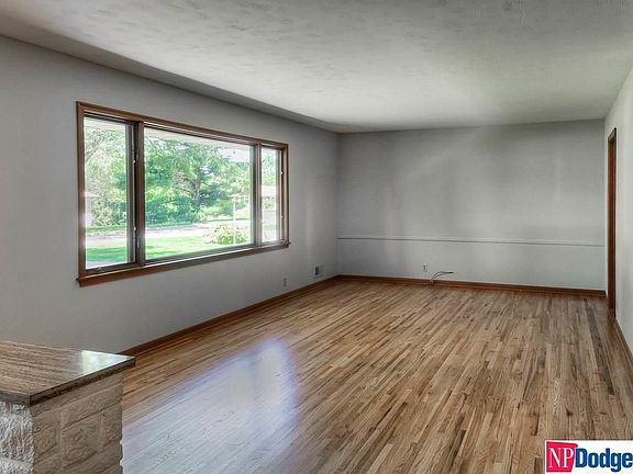 5th image of 3111 S 105th Ave
