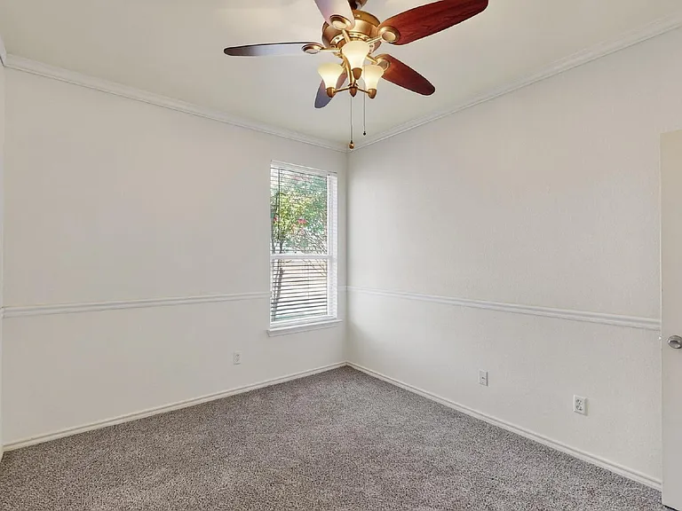 165 Hirth Dr — Photo 23
