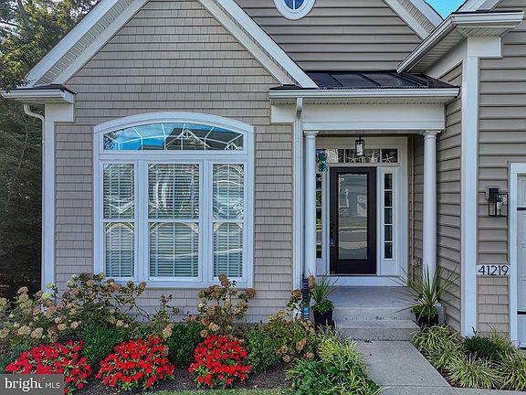 3rd image of 41219 Gloucester Dr