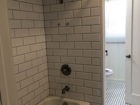 5th image of 1017 E Fairmount Ave #1027