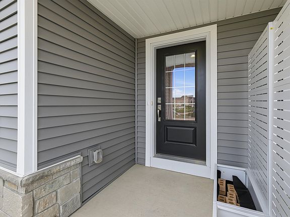 4th image of 303 Breunig Blvd