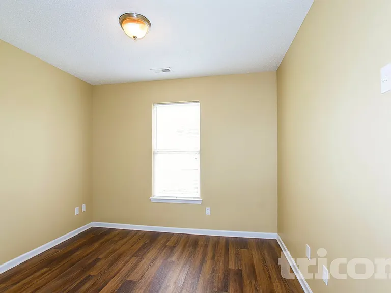 2125 Sebastiani Dr — Photo 10