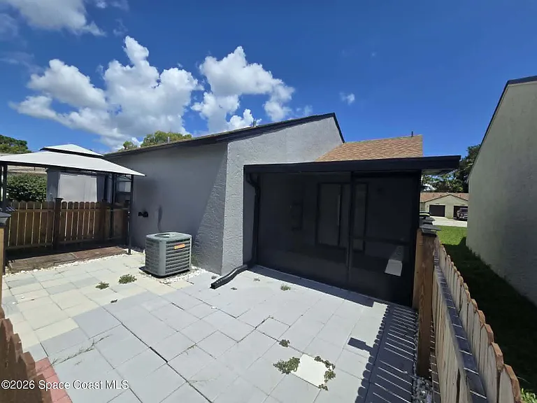 1697 Parakeet Ct — Photo 11