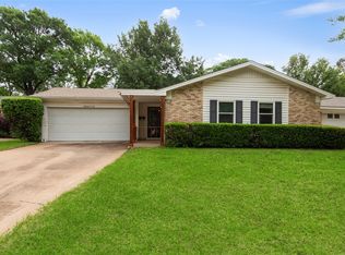1905 Easy St, Arlington, TX 76013