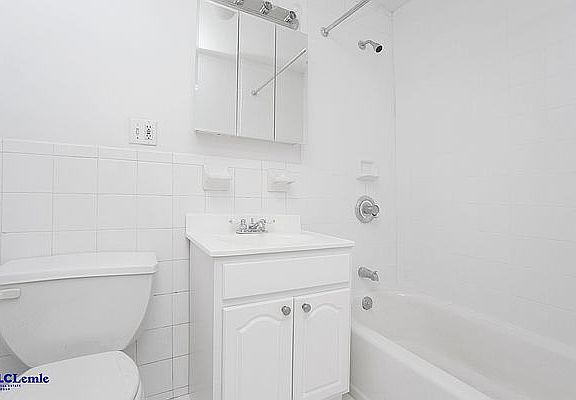 5th image of 505 E 88th St APT 2D