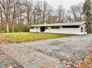 40 White Oaks Rd, Hyde Park, NY 12538