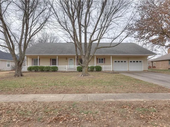 2908 Woodgate Dr, Pittsburg, KS 66762
