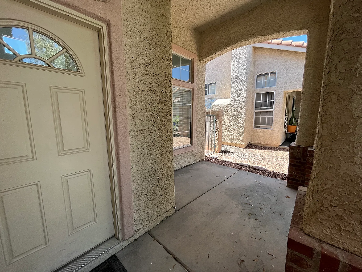 3 bed, 2.5 bath, 1517 sqft, $2,095 — Photo 4
