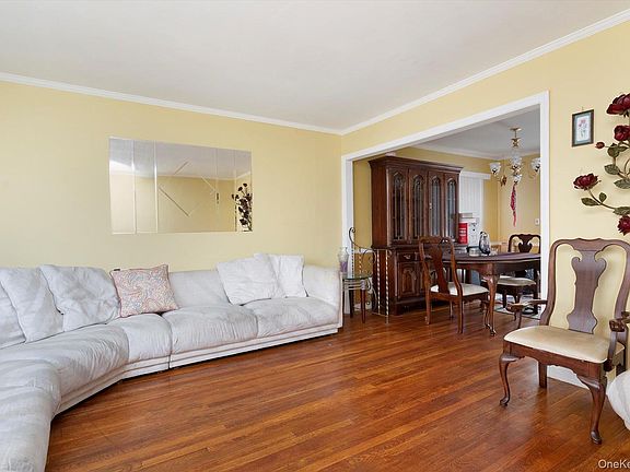 4th image of 472 Emerson Street