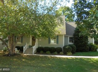 6191 Greenbriar Dr, Fayetteville, PA 17222