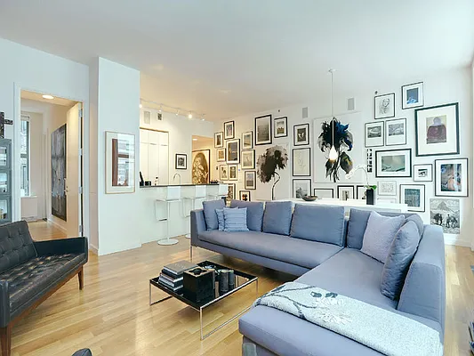 Sold by Sotheby's International Realty | media 10