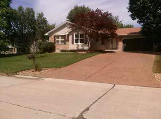 625 Oregon Trail Dr, Saint Charles, MO 63304