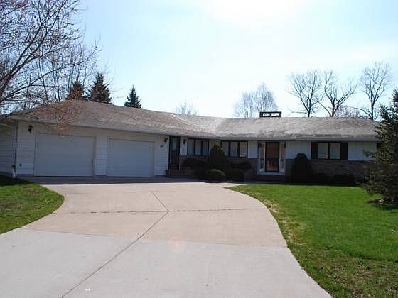 1st image of 301 Golf Court Dr