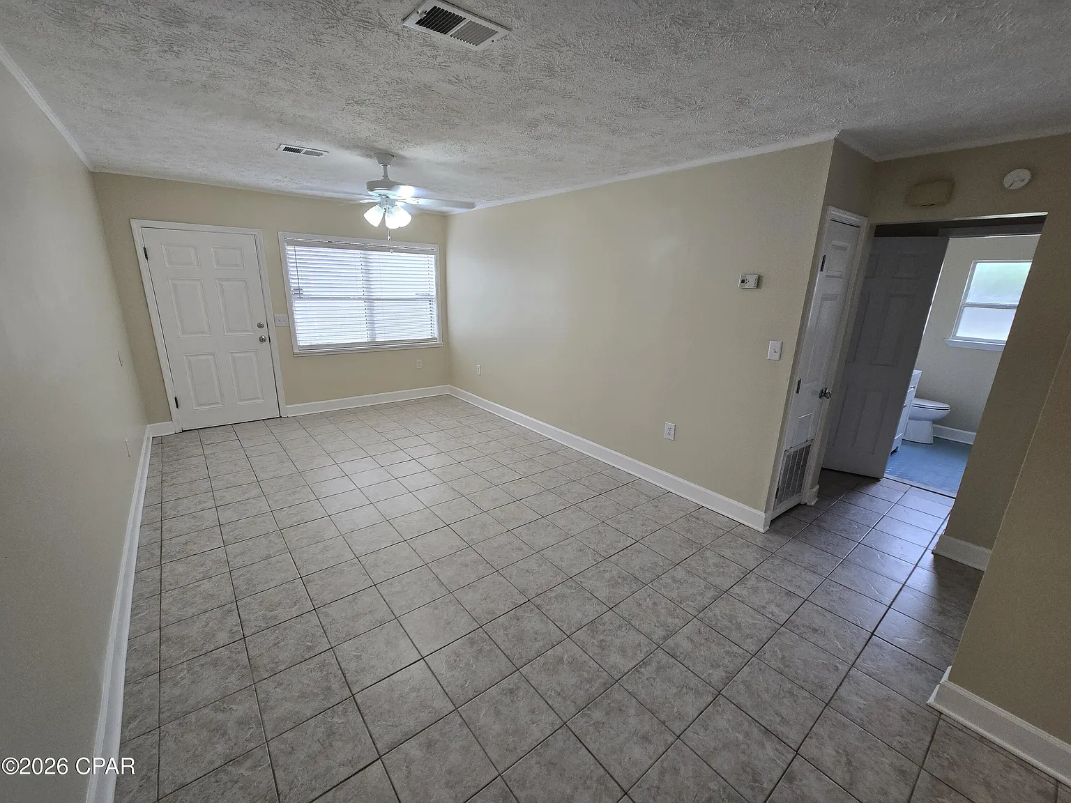 2 bed, 1.0 bath, 875 sqft, $1,300 — Photo 4
