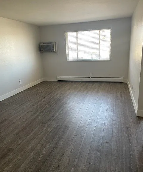 1790 Ingalls Street Apartments — Photo 3
