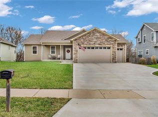 211 Hillside Dr, Baldwin City, KS 66006