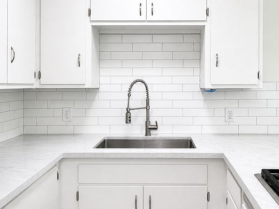 3rd image of 716 Glenway Dr APT 1