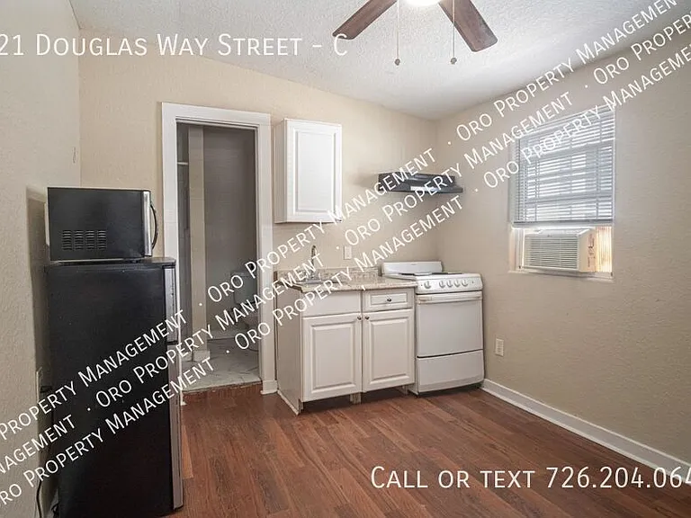 121 Douglas Way St #C — Photo 6