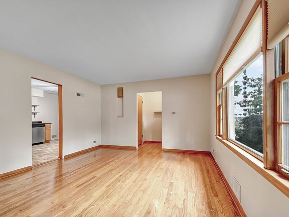 4th image of 317 E Elm Ave
