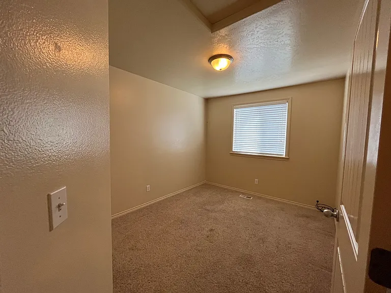 899 W Ashby Dr — Photo 14