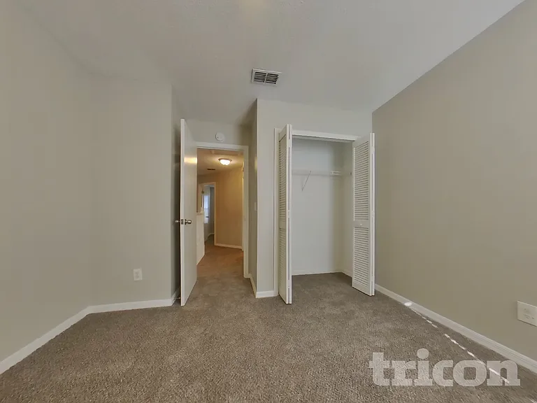1627 Chatham Cir — Photo 11