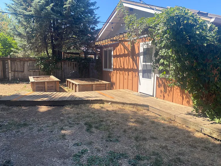2820 N Terry St — Photo 3