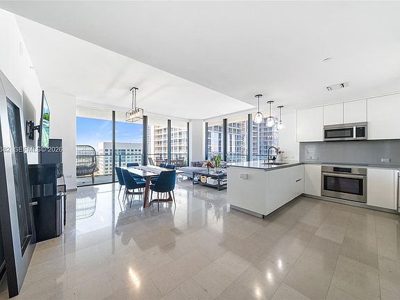 4th image of 88 SW 7th St APT 2312