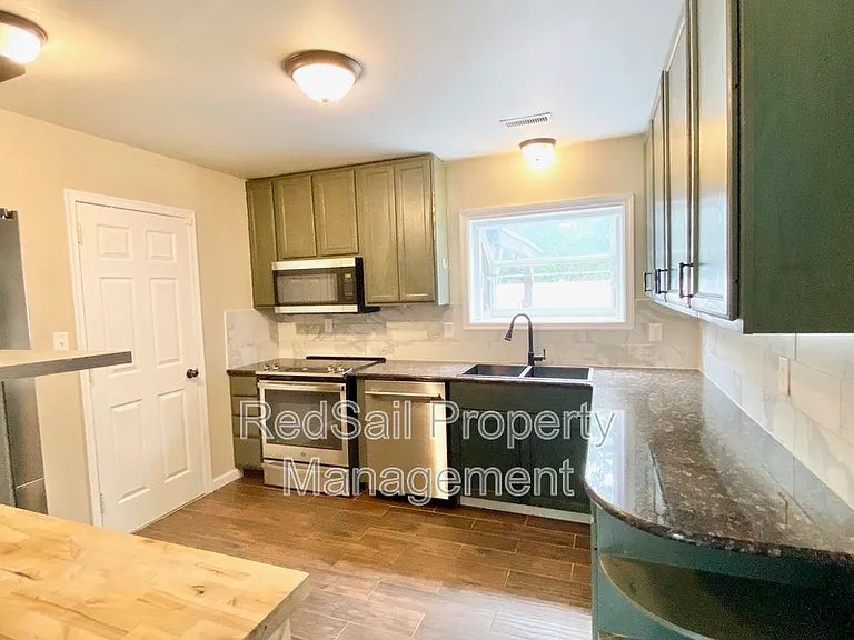 428 Fort Worth St — Photo 13