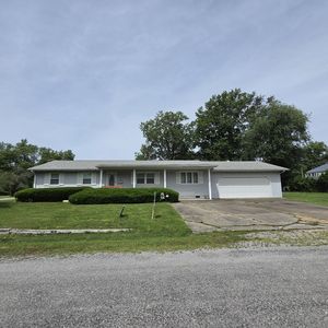 107 S 10th St, Benton, IL, 62812