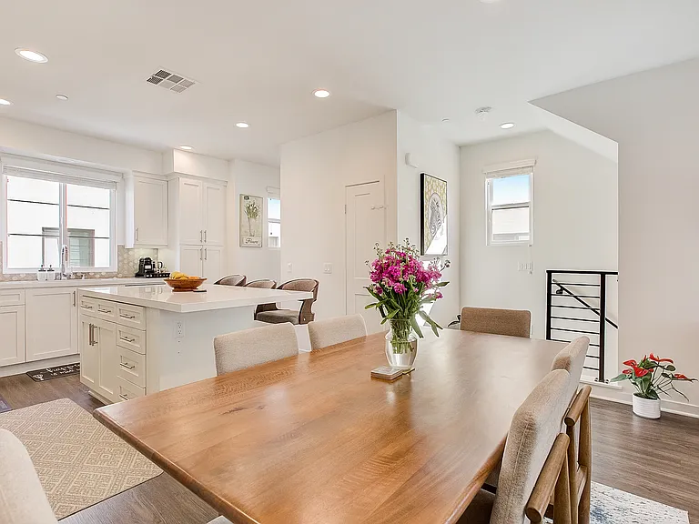 749 Talbot Ln — Photo 17