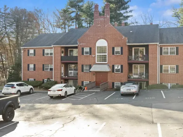 1 Louisburg Sq APT 3, Nashua, NH 03060