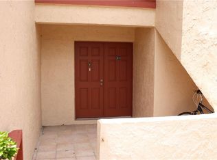 1 Windrush Blvd APT 31, Indian Rocks Beach, FL 33785