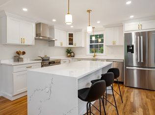 905 Main St, Lynnfield, MA 01940