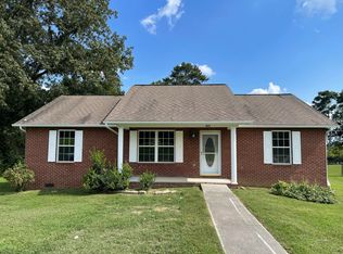 825 Quiet Oaks Way, Dandridge, TN 37725