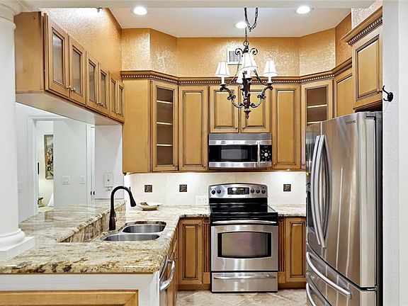 5th image of 100 4th Ave S APT 417