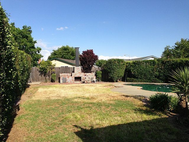 2nd image of 7664 Laurel Dr