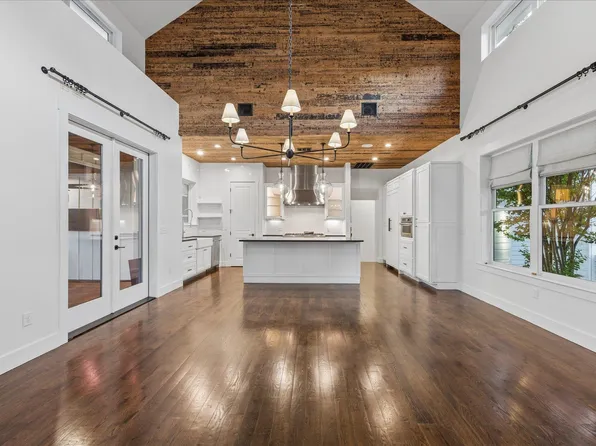 1899 Trebled Waters Trl, Driftwood, TX 78619