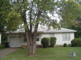 214 N Moore Ave, Claremore, OK 74017