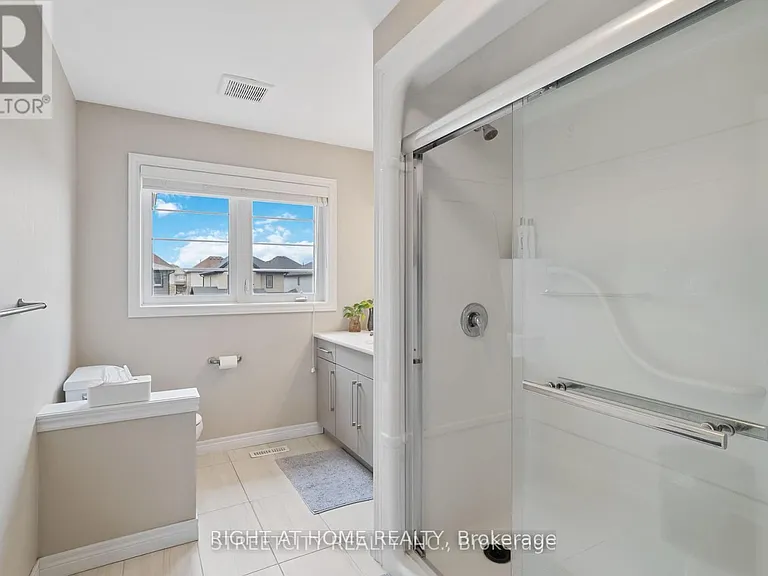 402 Tansbury St N — Photo 22