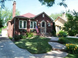 234 Berry Pkwy, Park Ridge, IL 60068