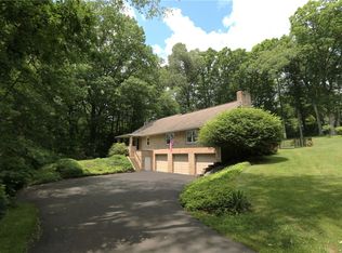 110 Hillvue Ln, Butler, PA 16001