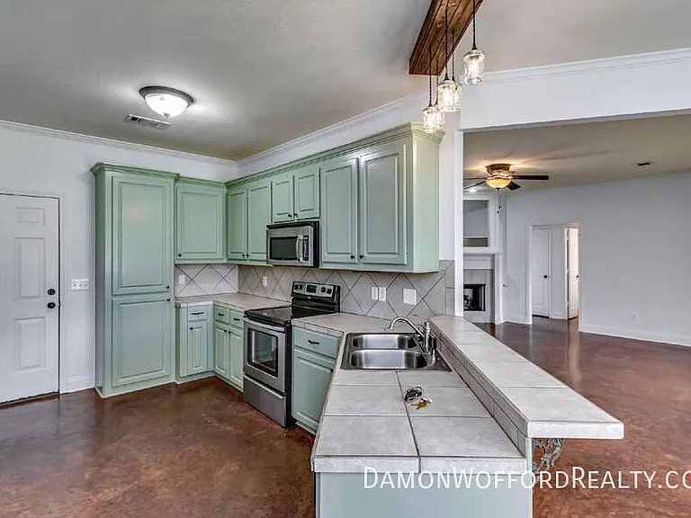 107 Emry Cv — Photo 28