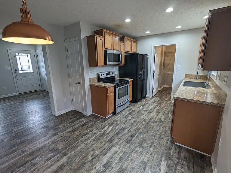 61 Newberry Dr — Photo 8
