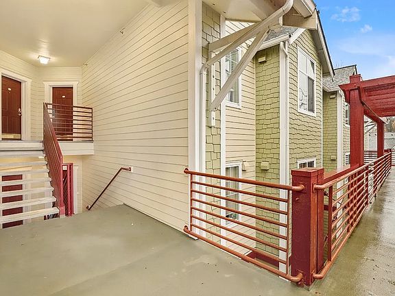 4th image of 13000 Admiralty Way APT D301