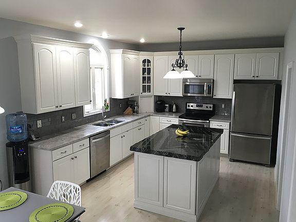 4th image of 309 Red Cedar Ln