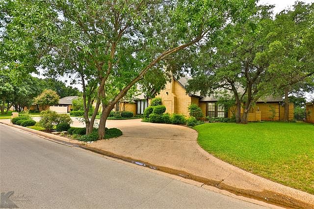 1st image of 12 Augusta Dr