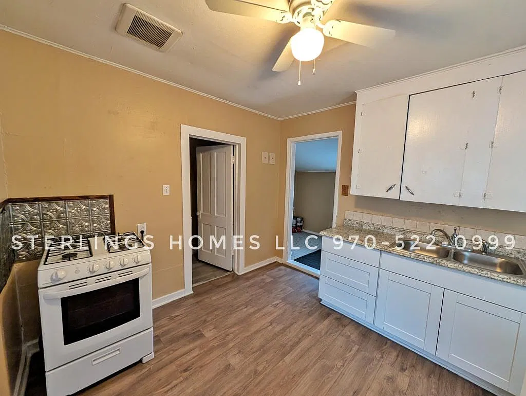 608 Phelps St — Photo 4
