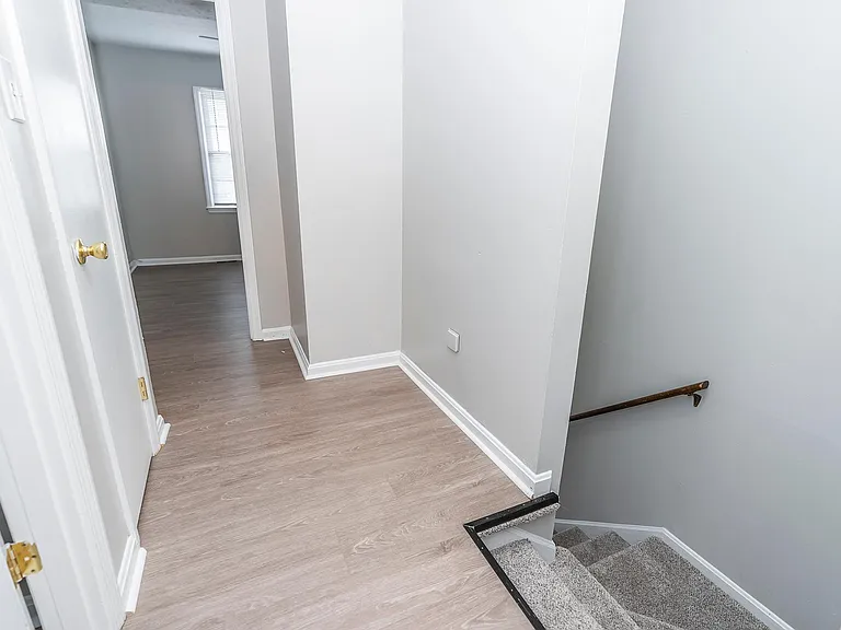 3498 Sutherland Dr — Photo 12